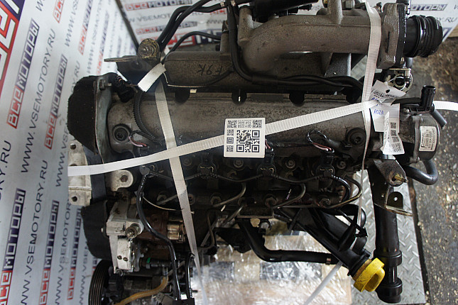 Фотография контрактного двигателя сверху RENAULT F9Q 750