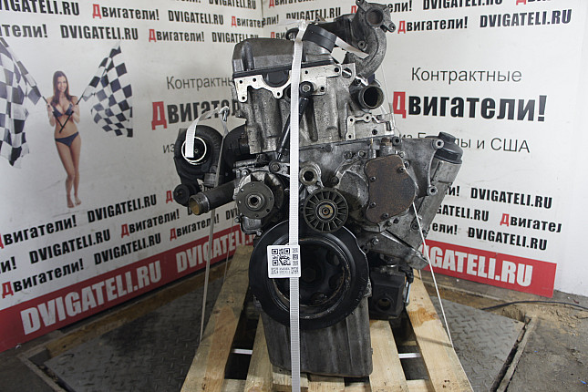 Двигатель вид с боку Mercedes OM 602.980 