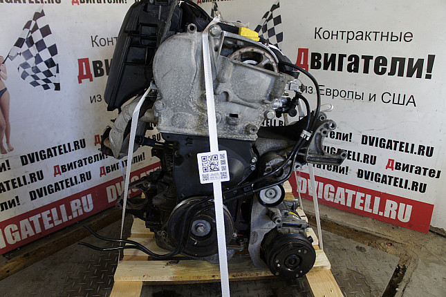 Двигатель вид с боку Opel F4R 720