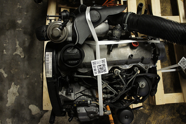 Фотография контрактного двигателя сверху VW ALH