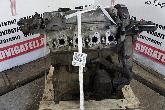 Двигатель вид с боку VW AKV